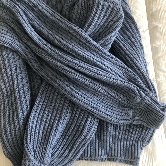 💙NA-KD Knitted Blue Oversized Sweater, High Neck with Puff Sleeves💙 - Picture 6 of 9